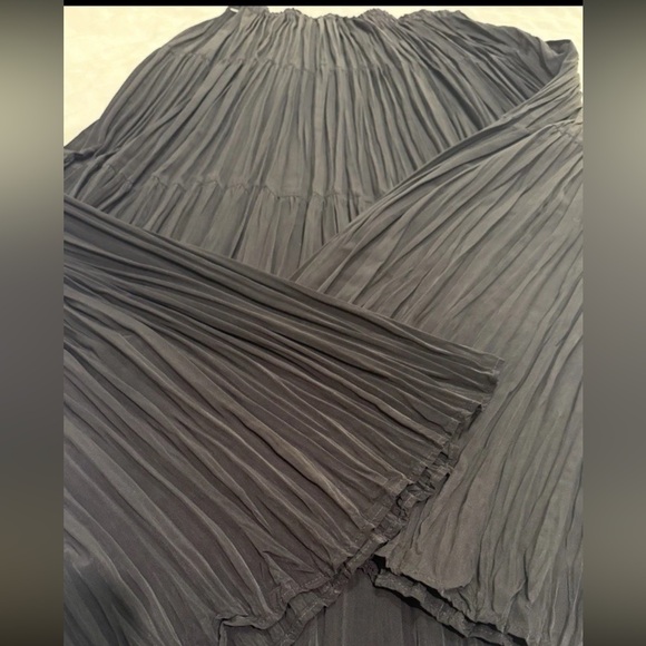 Designs By Julie Black Crushed Crinkle Flared Super Maxi Pull On Skirt Women M - Picture 8 of 12